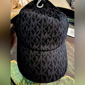 NWT MK black cap